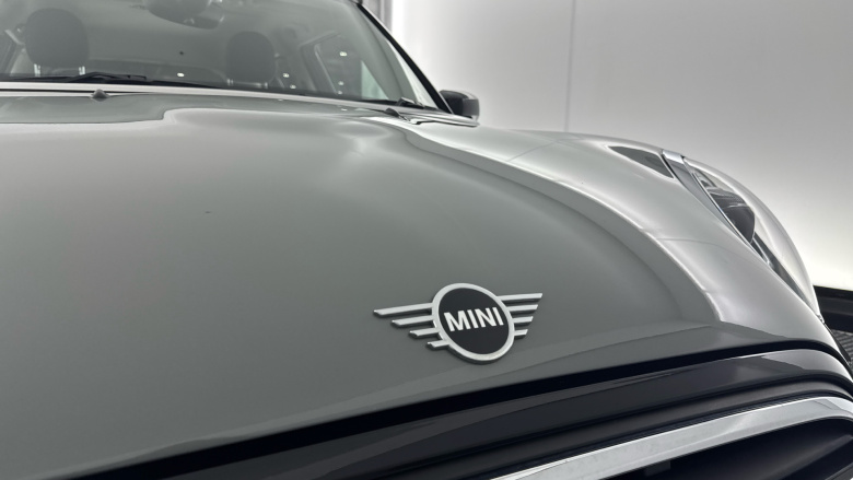 MINI Hatchback 1.5 Cooper Classic 5dr Petrol Hatchback